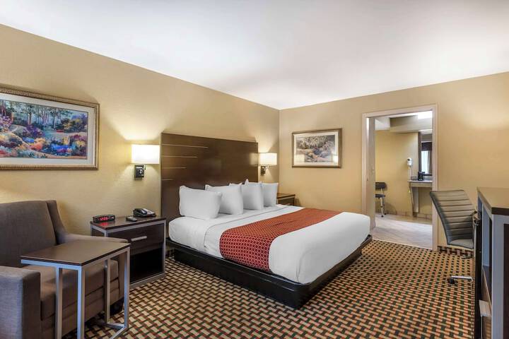 Room 8 of 29