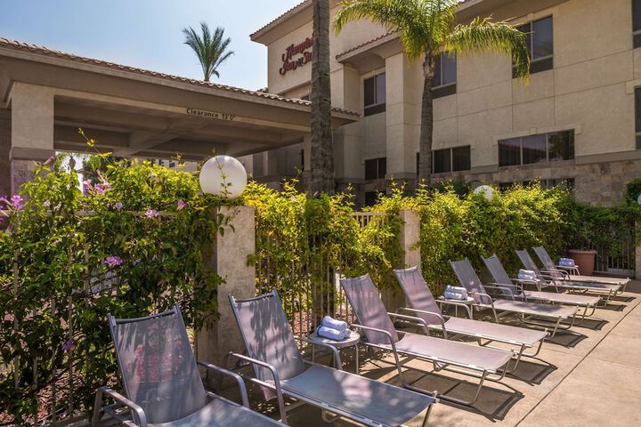 Hampton Inn & Suites Ontario