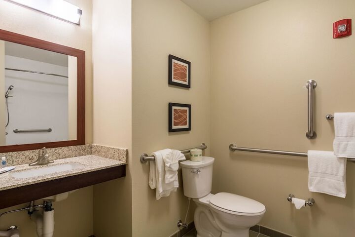 Room 32 of 42