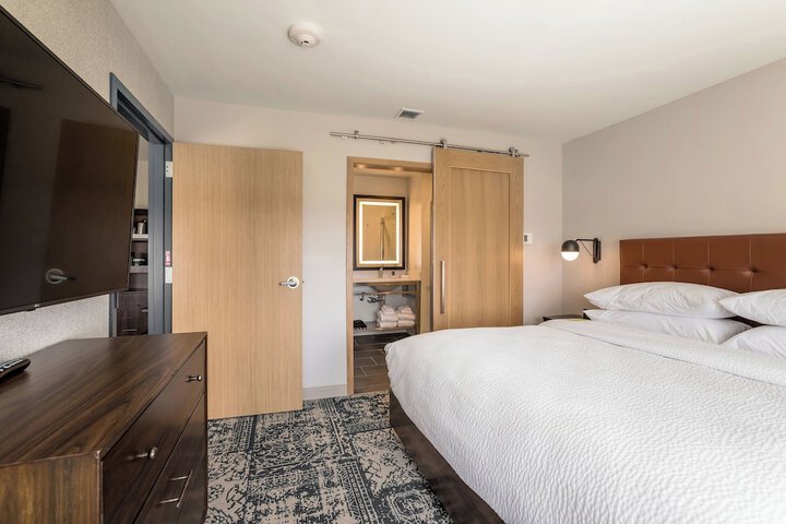 Room 18 of 48