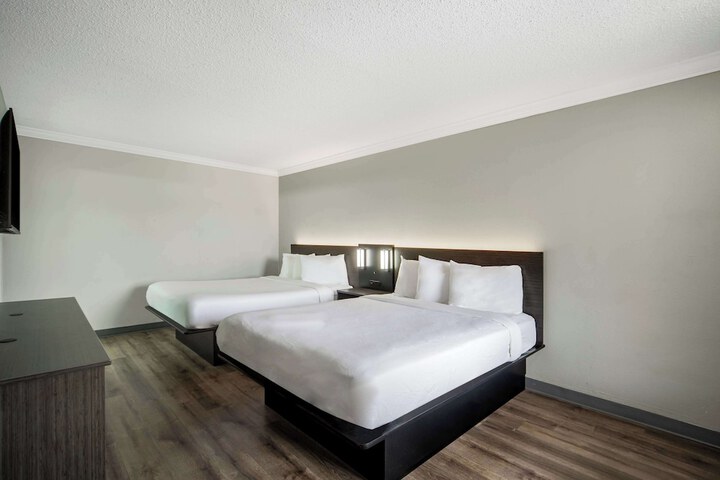 Room 18 of 25