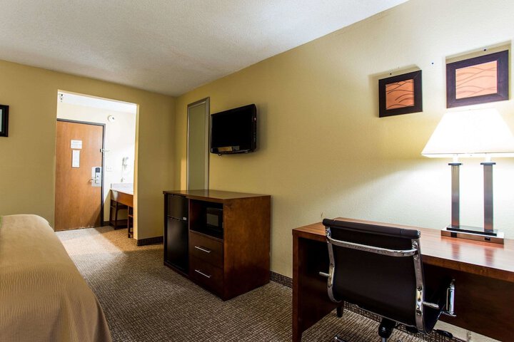 Room 18 of 34