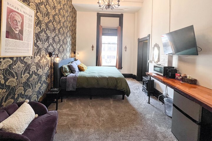 Room 7 of 120
