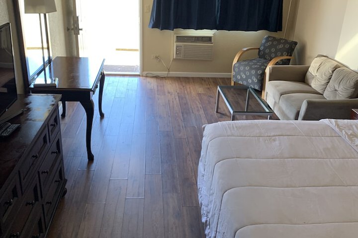 Room 42 of 71