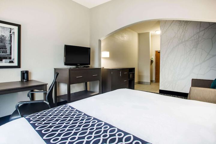 Room 10 of 30