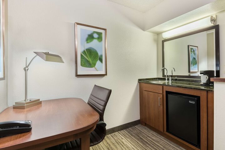 Room 18 of 28