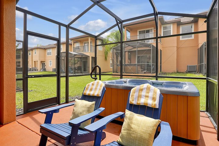 Regal Oaks Resort Vacation Townhomes by IDILIQ