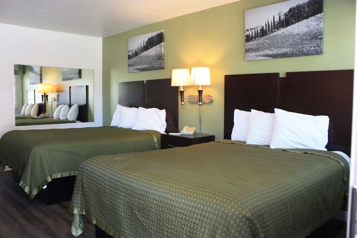 Room 6 of 17