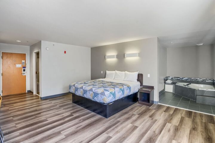 Room 20 of 33