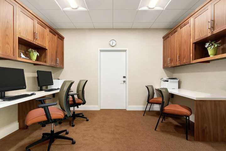 Business Center 39 of 39