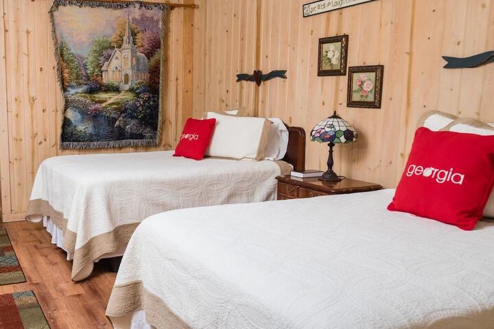 Mountain Aire Cottages Inn & Glamping