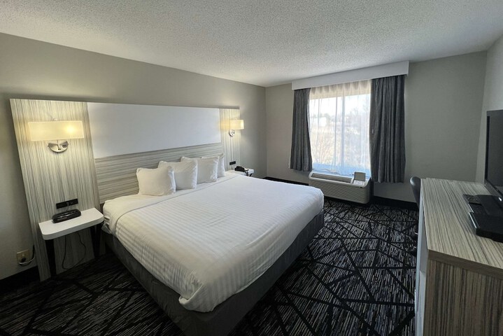 Room 13 of 24