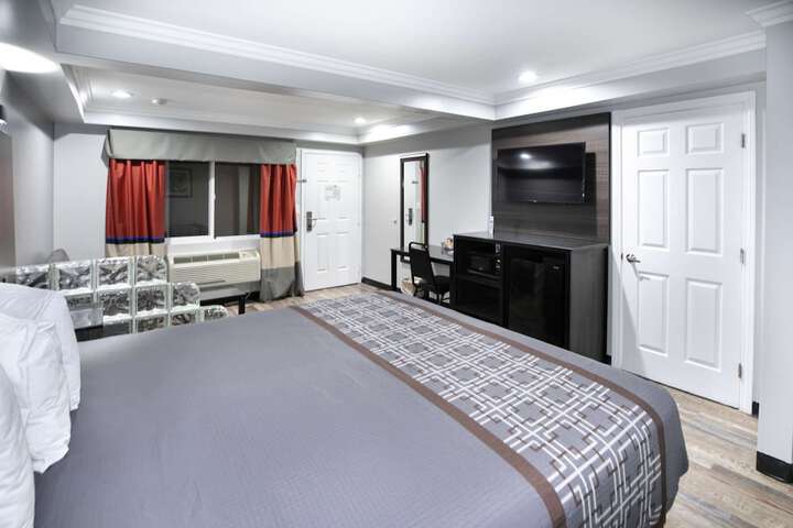 Rodeway Inn & Suites Bellflower