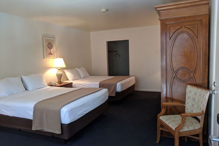 Room 13 of 27