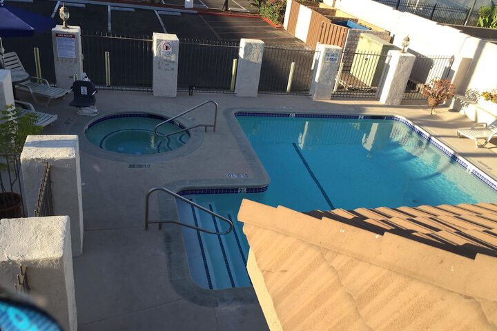 Pool 15 of 52