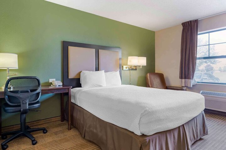 Room 18 of 28
