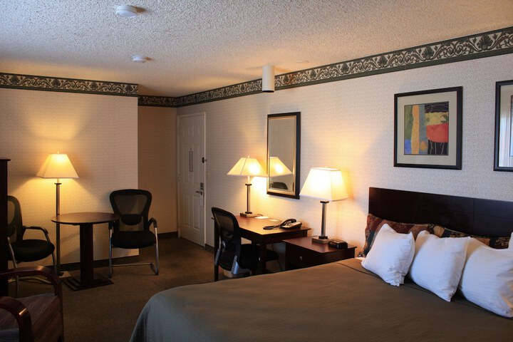 Room 17 of 36