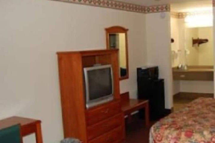 Room 33 of 52