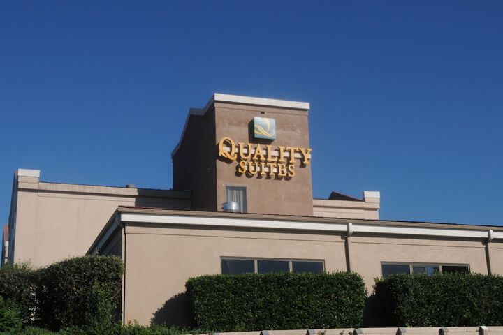 Quality Suites Morristown West