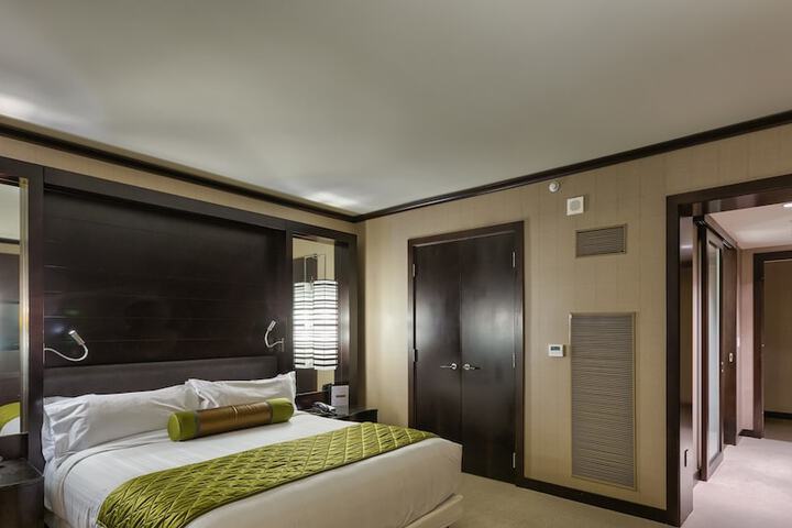 Room 72 of 122