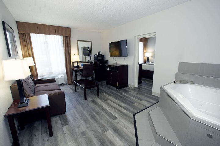 Room 12 of 51