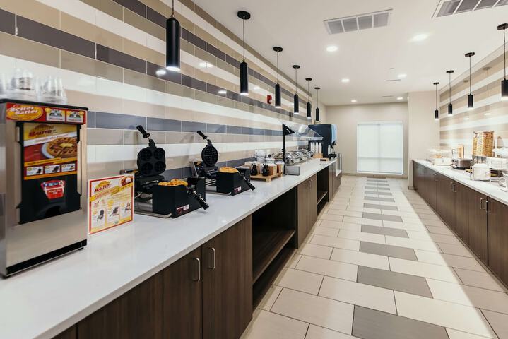 La Quinta Inn & Suites by Wyndham Ankeny IA - Des Moines IA