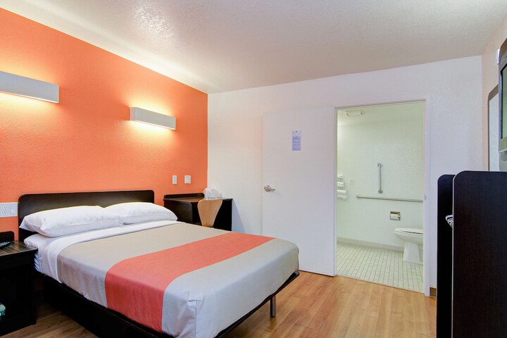 Room 19 of 31