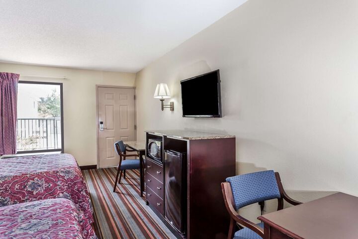 Room 8 of 14