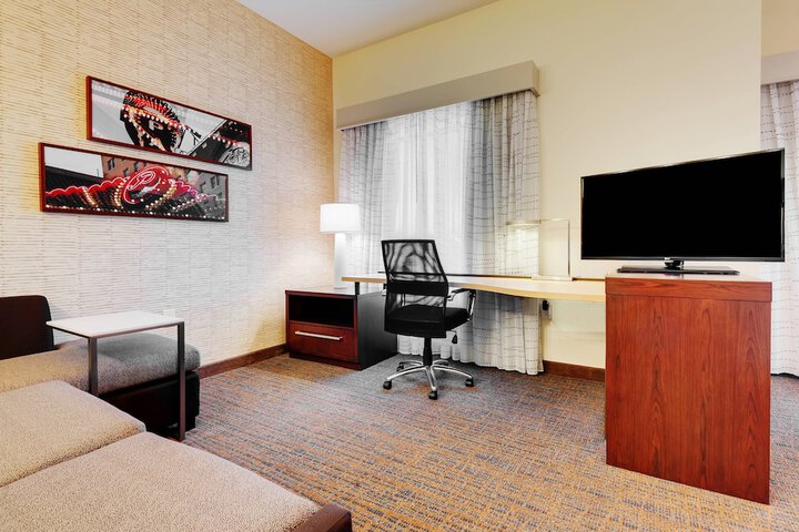 Room 28 of 39