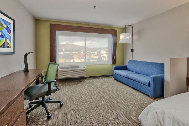 Room 9 of 26