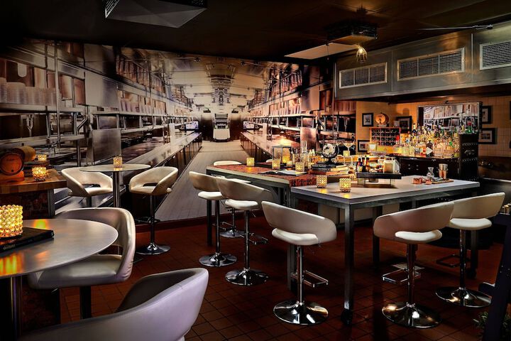 Dining 59 of 88
