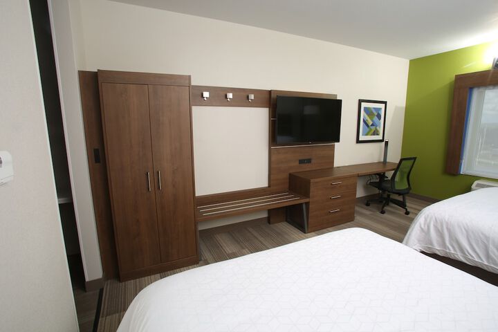 Room 15 of 36
