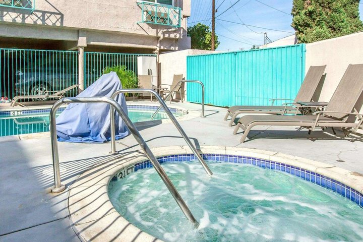 Pool 7 of 64