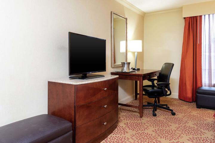 Room 10 of 84