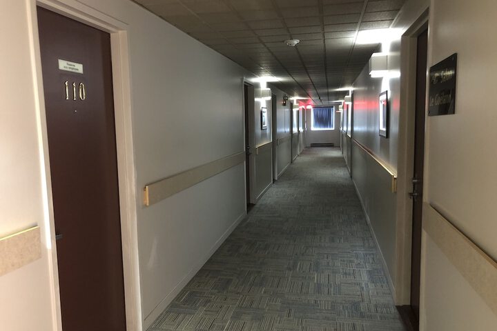 Ballroom/Hall 17 of 18