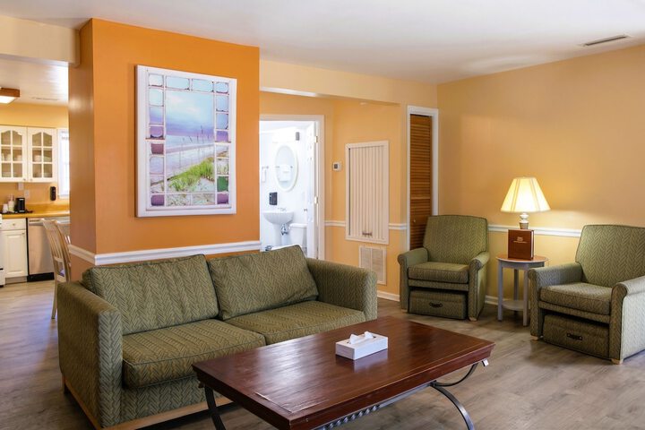Colonial Inn Motel