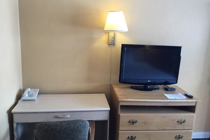 Room 12 of 22