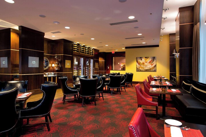 Ambassador Hotel Wichita Autograph Collection