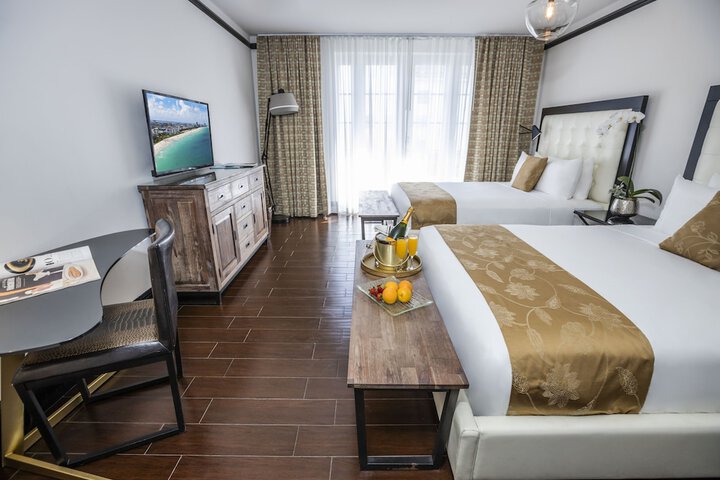 Room 32 of 59