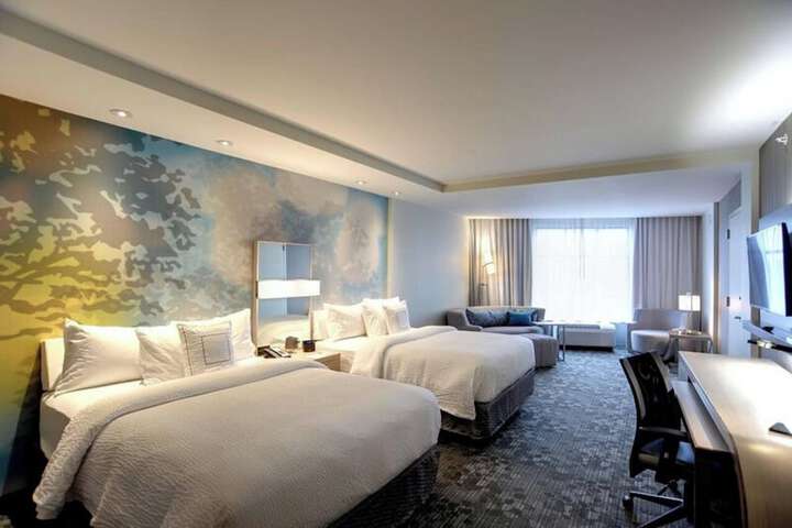 Room 8 of 16