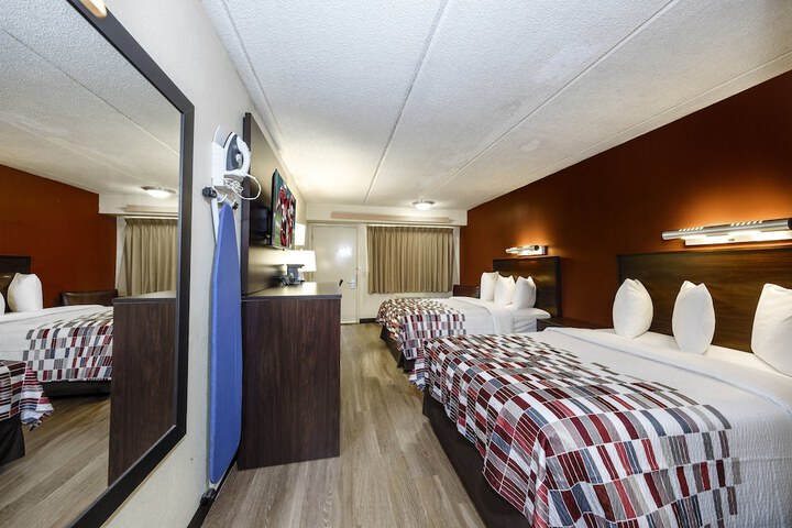 Room 14 of 37