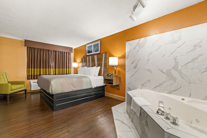 Room 53 of 60