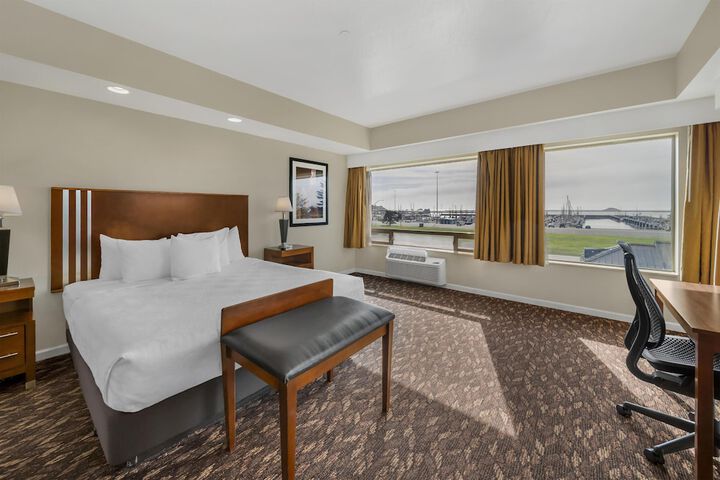 Best Western Plus Northwoods Inn