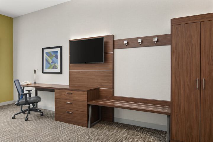 Room 25 of 42