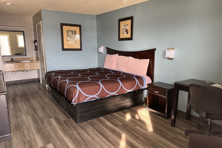 Room 19 of 29
