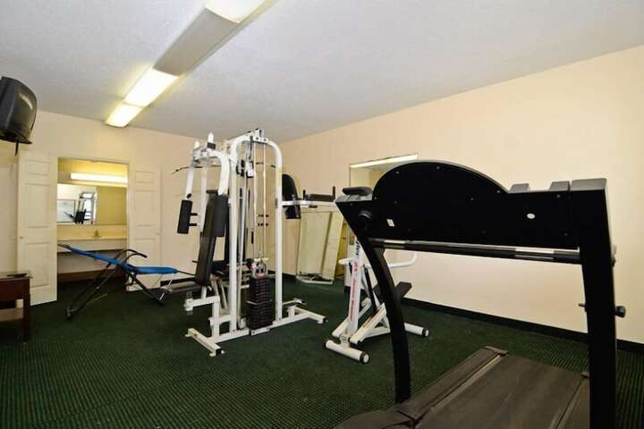 Motel 6 Sandersville GA