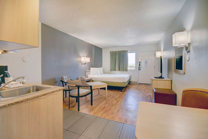 Room 21 of 26