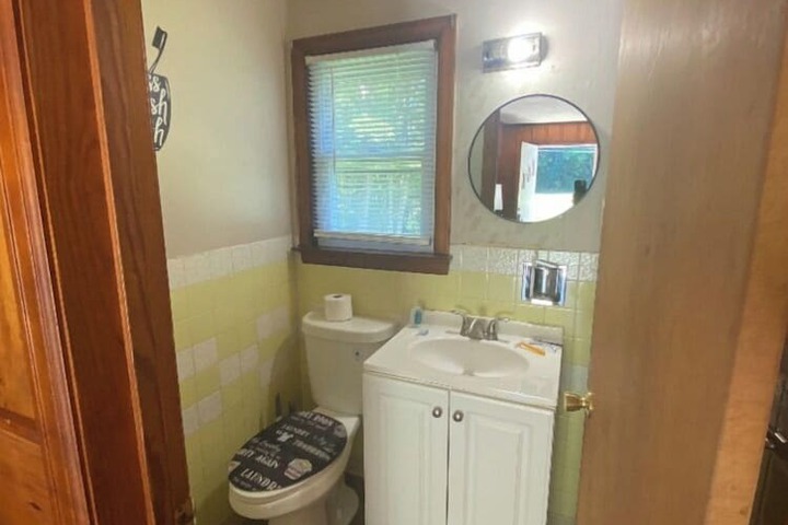 Room 11 of 22