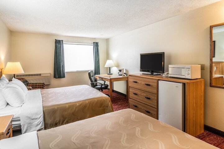 Room 13 of 34