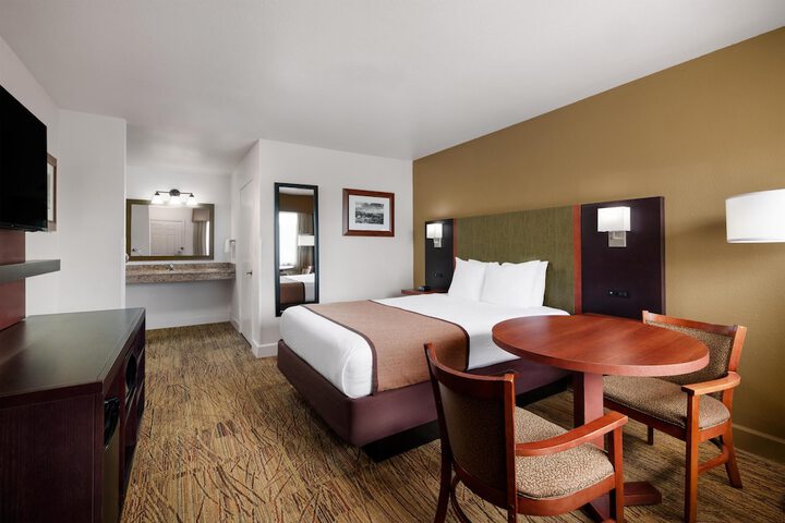 Best Western Discovery Inn